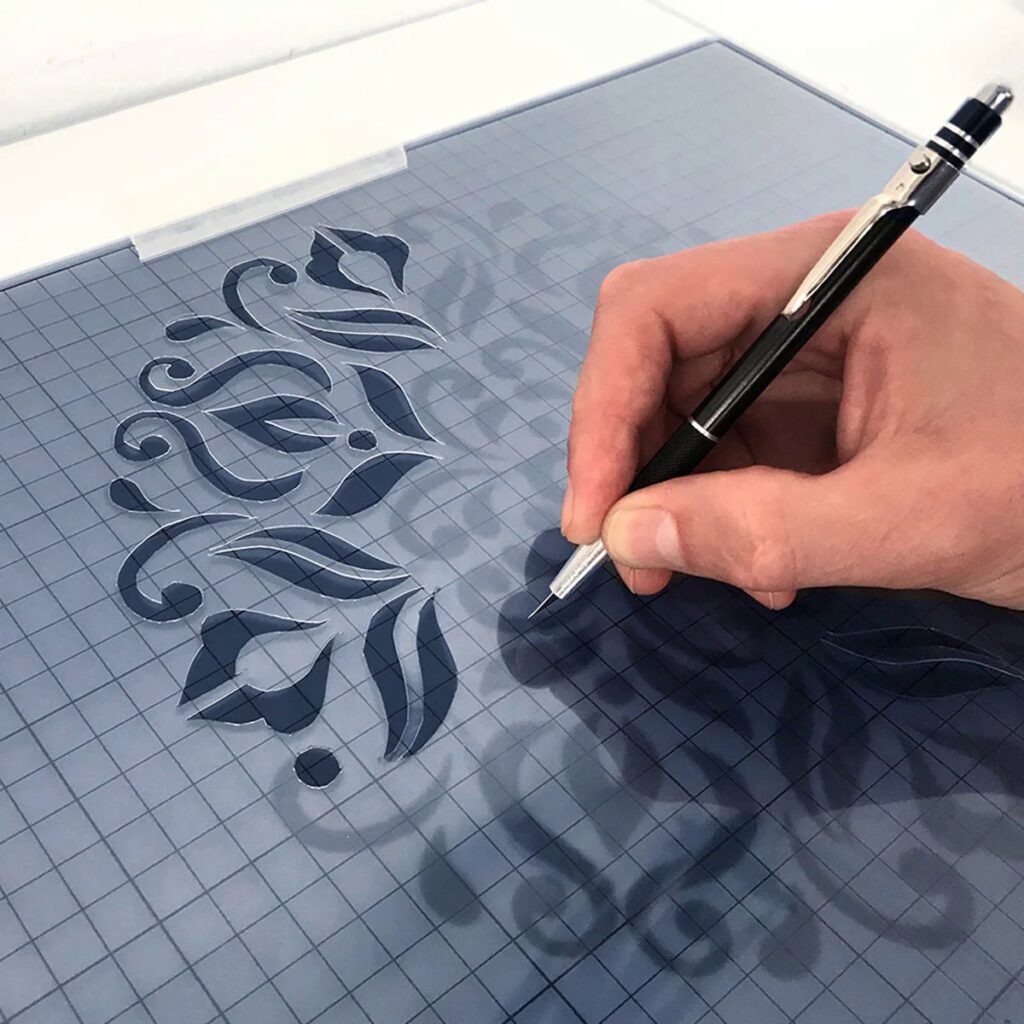 استنسیل مایلار
[source:qbixstencils.com]