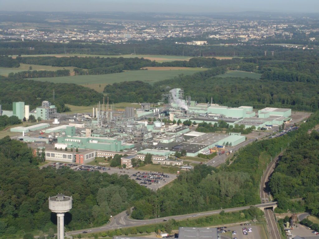 شرکت DuPont Teijin Films واقع در لوکزامبورگ
[source:pv-magazine.com]